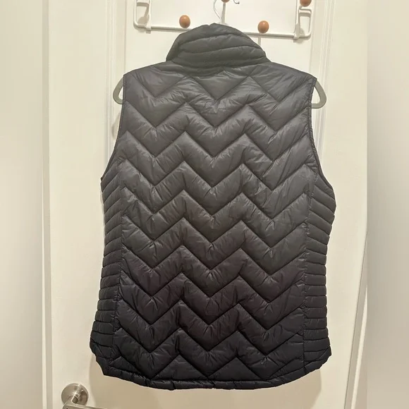 Calvin Klein Black Quilted Vest - Picture 2 of 3